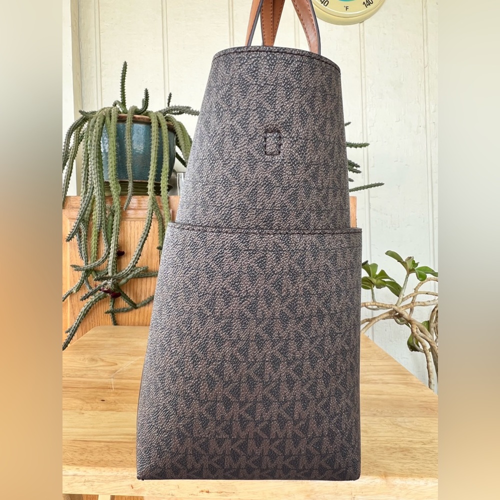 Michael Kors Sullivan Large Tote Bag - Picture 6 of 10